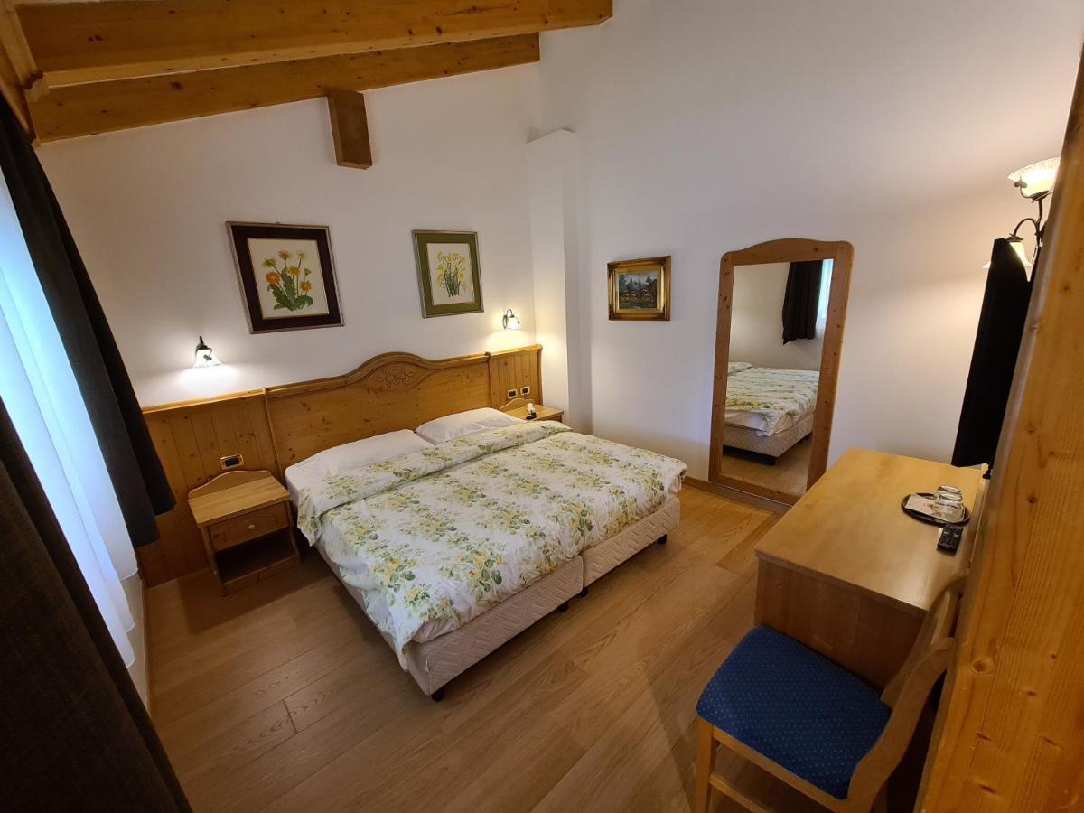 Alpenhotel Panorama Campitello di Fassa Kültér fotó