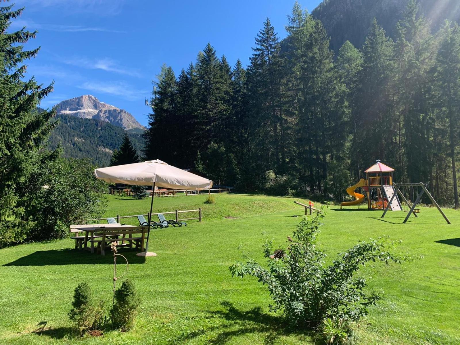 Alpenhotel Panorama Campitello di Fassa Kültér fotó