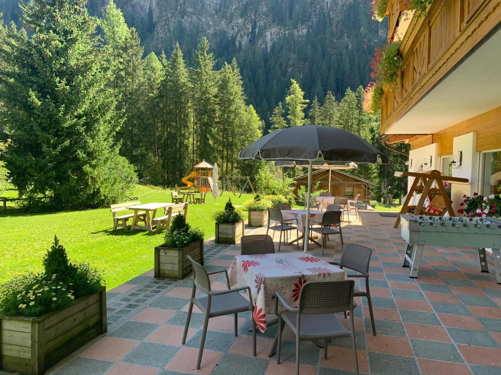Alpenhotel Panorama Campitello di Fassa Kültér fotó