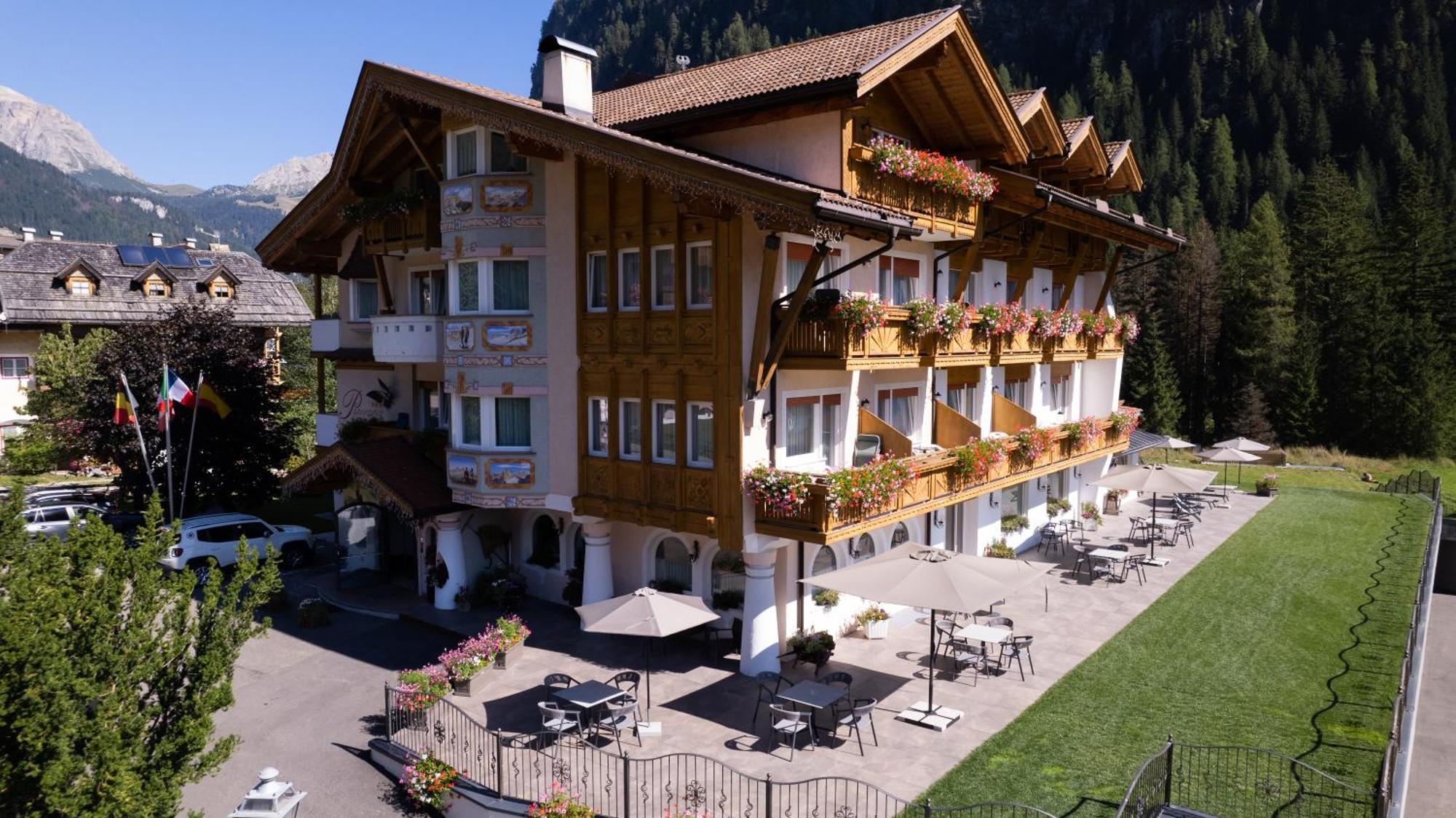 Alpenhotel Panorama Campitello di Fassa Kültér fotó