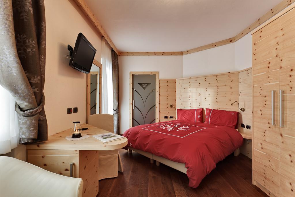 Alpenhotel Panorama Campitello di Fassa Kültér fotó